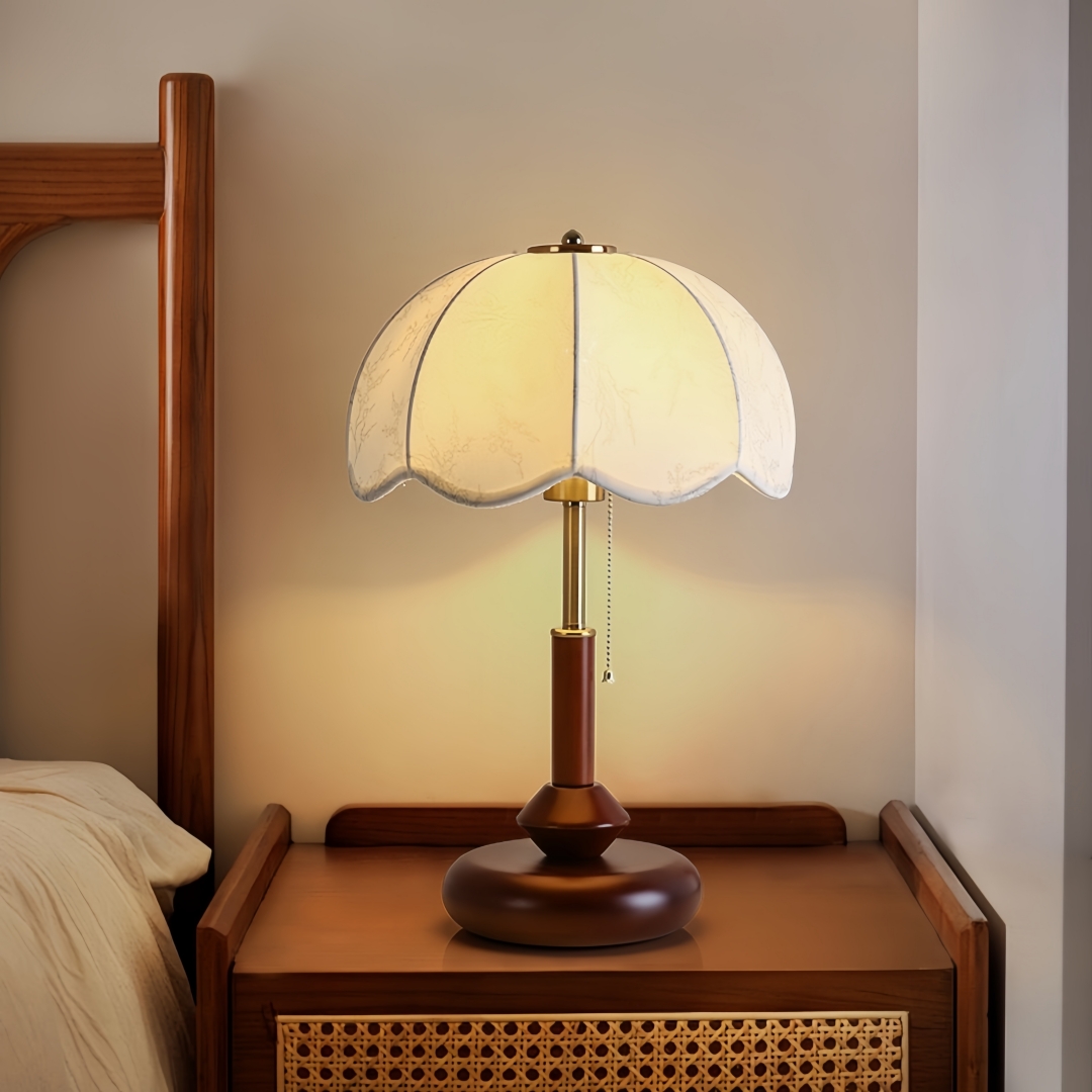 Vintage Scalloped Dome Table L - огляд і ціна Up Lighting Decor